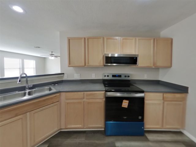 5617 Victory Gallop DR, Del Valle, TX 78617