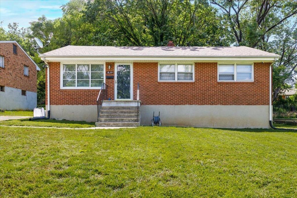 1829 Court ST, Roanoke, VA 24012