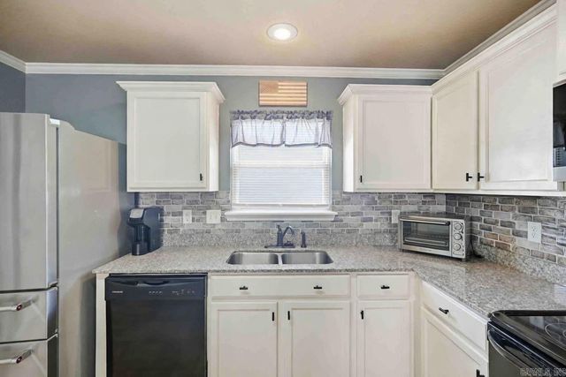 3221 Miracle Heights Cove, Sherwood, AR 72120