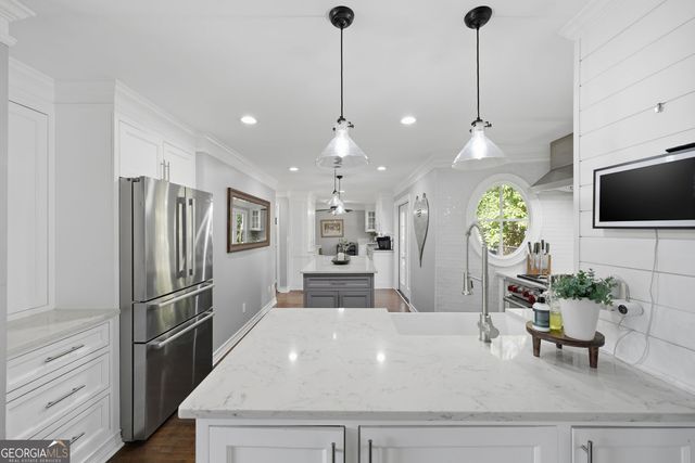 9330 Martins Lake Drive, Roswell, GA 30076