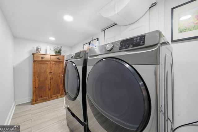 9330 Martins Lake Drive, Roswell, GA 30076