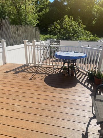 40-08 247th Street, Little Neck, NY 11363