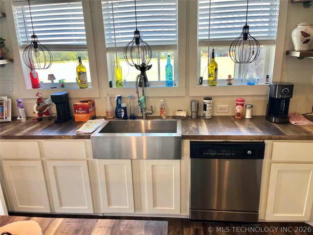 15917 Tee Time Road, Kingston, OK 73439