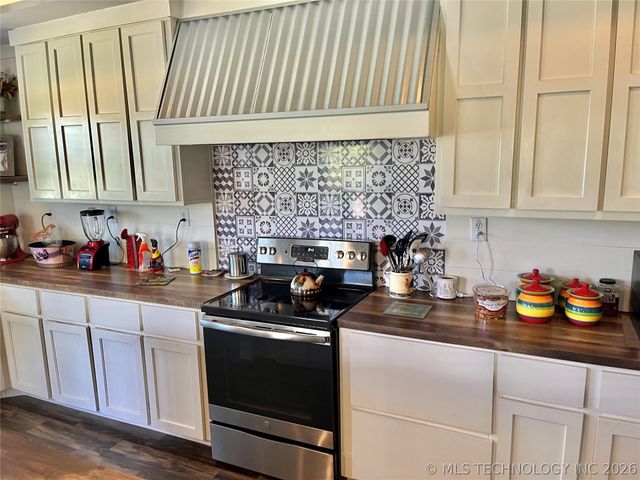 15917 Tee Time Road, Kingston, OK 73439