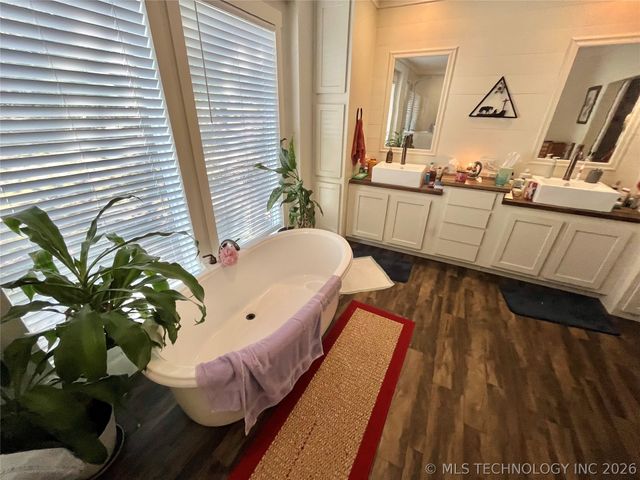 15917 Tee Time Road, Kingston, OK 73439