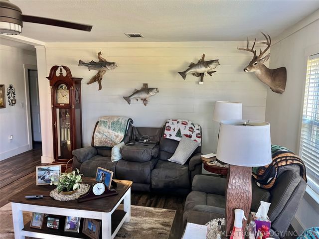 15917 Tee Time Road, Kingston, OK 73439