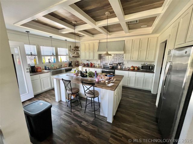 15917 Tee Time Road, Kingston, OK 73439