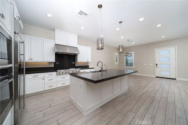 174 Scale, Irvine, CA 92618