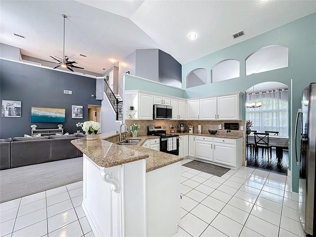 541 GREEN PARK COURT, Oviedo, FL 32765