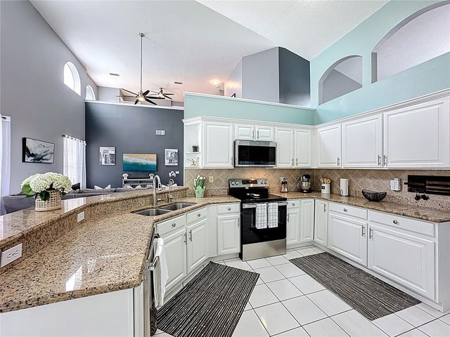 541 GREEN PARK COURT, Oviedo, FL 32765