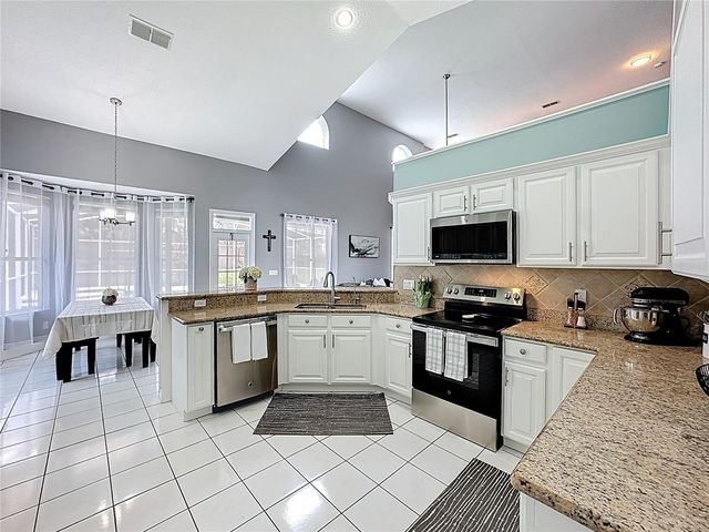 541 GREEN PARK COURT, Oviedo, FL 32765