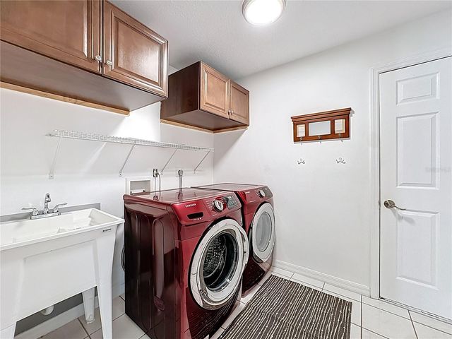 541 GREEN PARK COURT, Oviedo, FL 32765