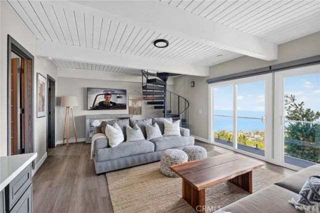 865 Quivera Street, Laguna Beach, CA 92651