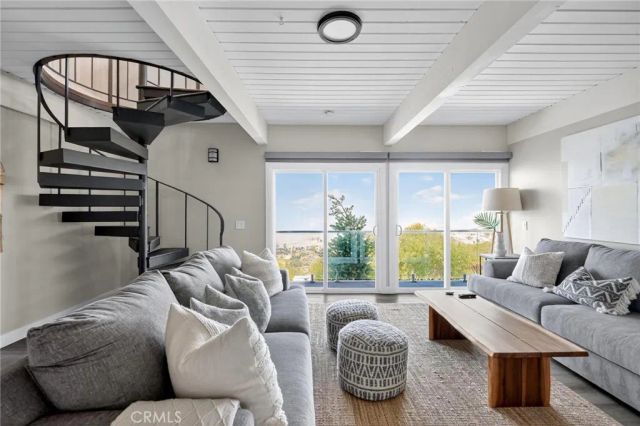 865 Quivera Street, Laguna Beach, CA 92651