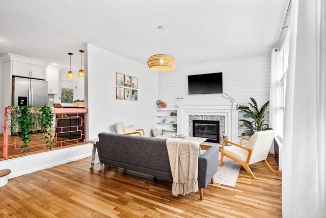 80 Central Ave, Hull, MA 02045