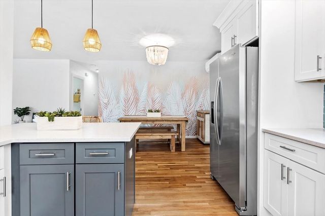 80 Central Ave, Hull, MA 02045
