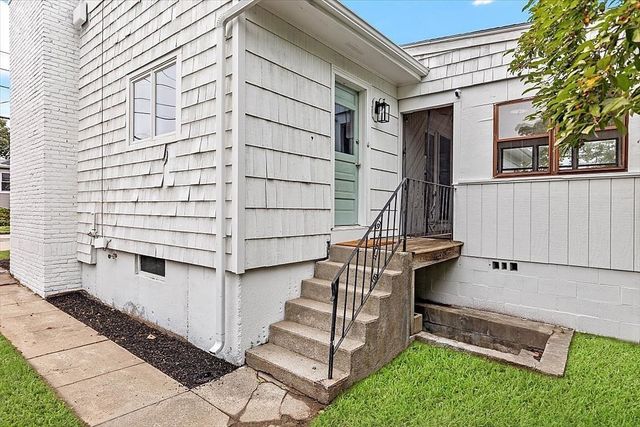 80 Central Ave, Hull, MA 02045
