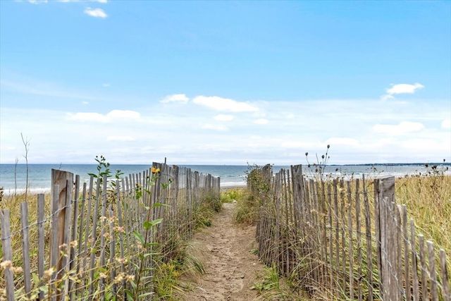 80 Central Ave, Hull, MA 02045