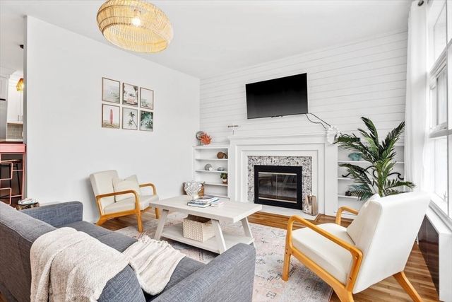80 Central Ave, Hull, MA 02045