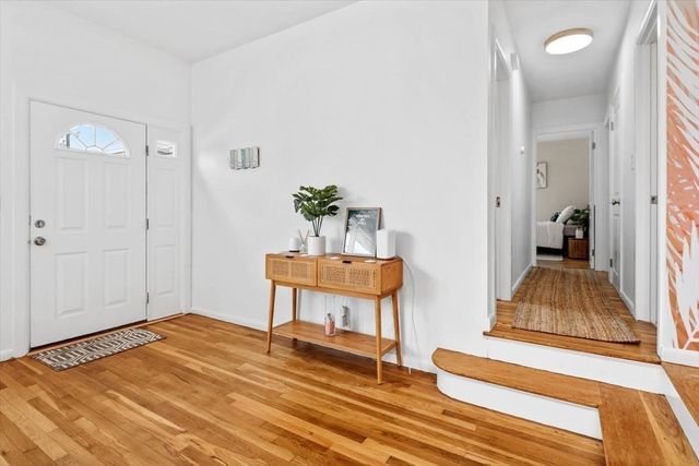 80 Central Ave, Hull, MA 02045