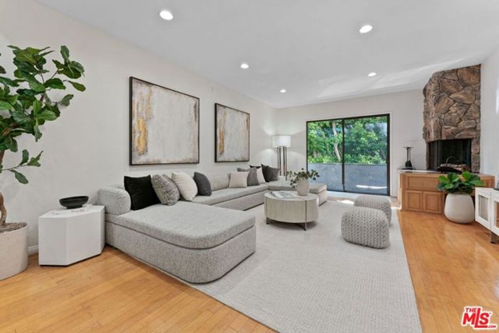 1271 Stoner Avenue 103, Los Angeles, CA 90025
