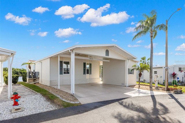 7013 MOUNT PINEY ROAD NE 724, St Petersburg, FL 33702