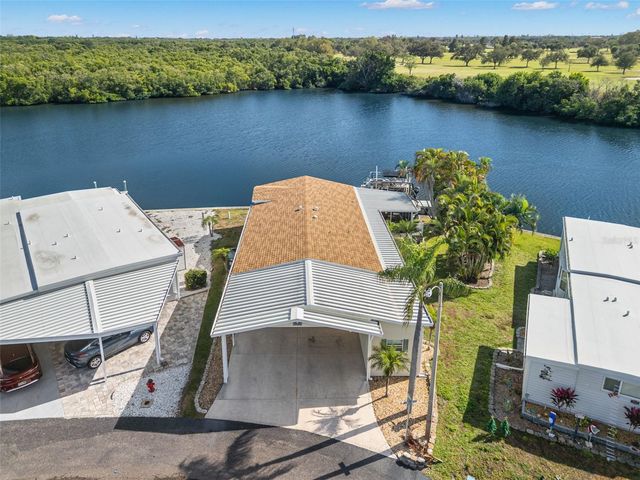 7013 MOUNT PINEY ROAD NE 724, St Petersburg, FL 33702