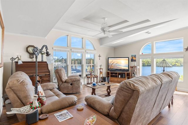 7013 MOUNT PINEY ROAD NE 724, St Petersburg, FL 33702