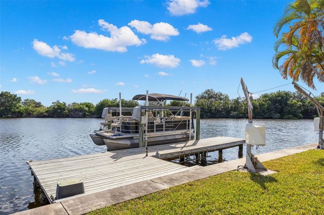 7013 MOUNT PINEY ROAD NE 724, St Petersburg, FL 33702