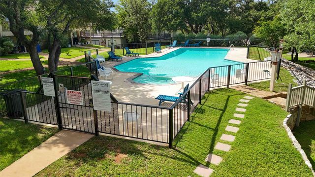 320 Twin Sails 25, Horseshoe Bay, TX 78657