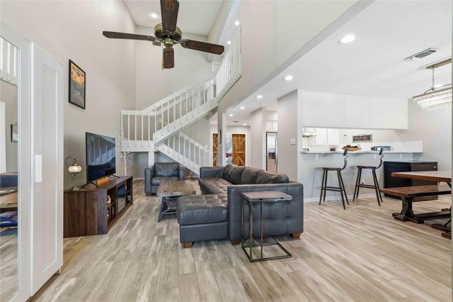 320 Twin Sails 25, Horseshoe Bay, TX 78657