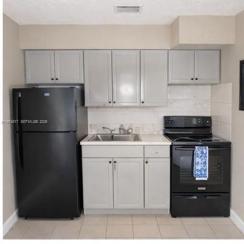 851 E 41st St 3, Hialeah, FL 33013