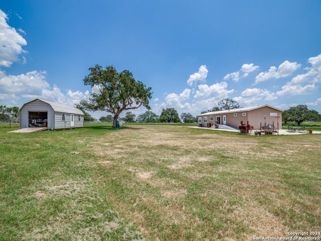 1635 COBLE RD, Poteet, TX 78065