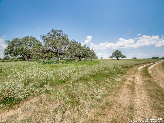 1635 COBLE RD, Poteet, TX 78065