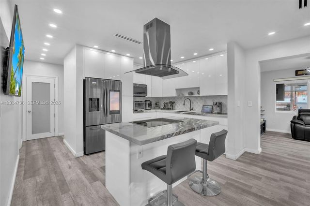 380 W 30th St, Hialeah, FL 33012