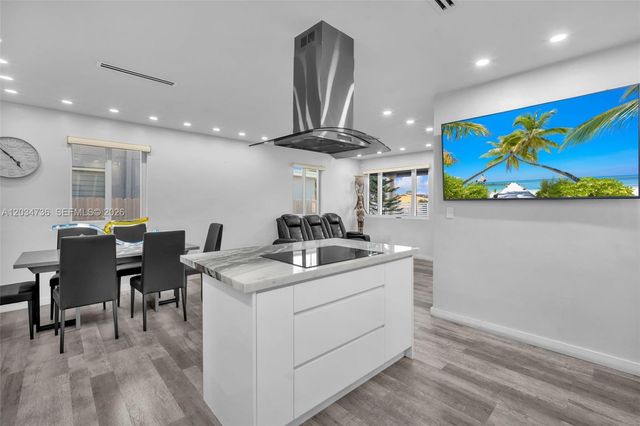 380 W 30th St, Hialeah, FL 33012