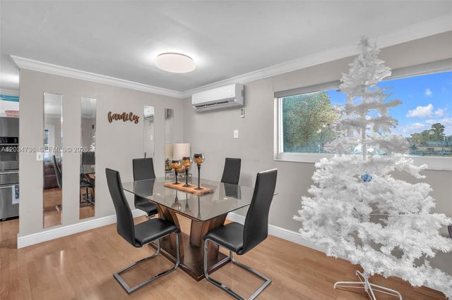 380 W 30th St, Hialeah, FL 33012