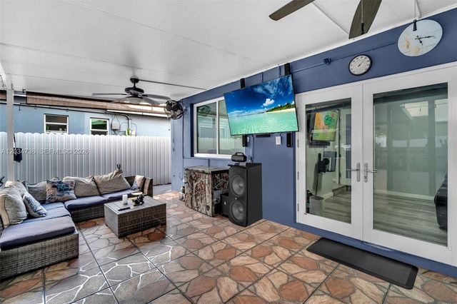 380 W 30th St, Hialeah, FL 33012