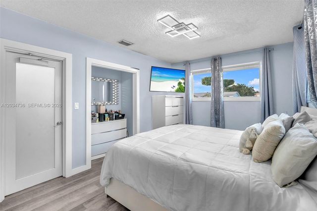 380 W 30th St, Hialeah, FL 33012