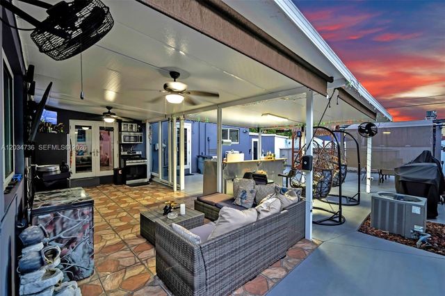 380 W 30th St, Hialeah, FL 33012