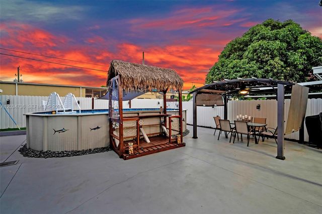380 W 30th St, Hialeah, FL 33012