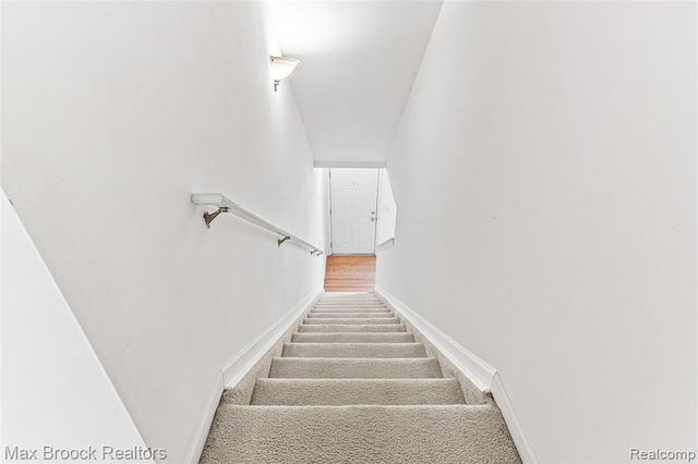 3086 Camden Drive, Troy, MI 48084