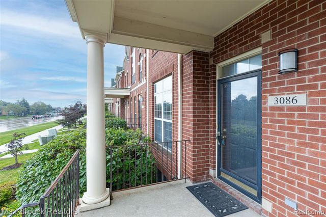 3086 Camden Drive, Troy, MI 48084