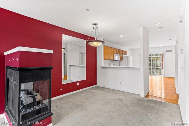 3086 Camden Drive, Troy, MI 48084