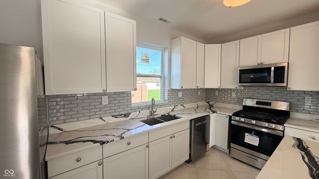 189 Pinedale Drive, Whiteland, IN 46184