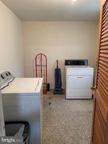 202 WAYNE AVENUE, Williamstown, NJ 08094