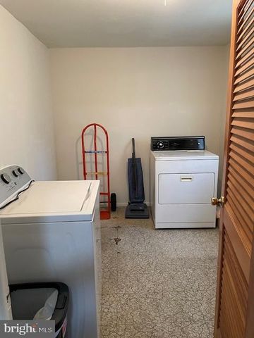 202 WAYNE AVENUE, Williamstown, NJ 08094