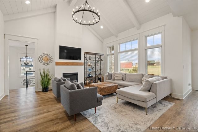 120 Stable Way, Jeffersonville, IN 47130