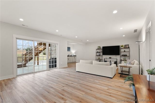 120 Stable Way, Jeffersonville, IN 47130