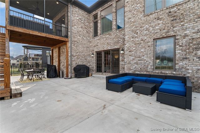 120 Stable Way, Jeffersonville, IN 47130